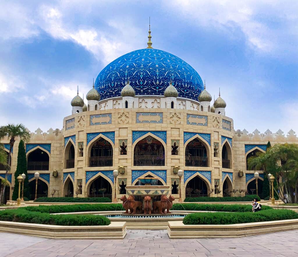 Domed Arabian building in DisneySea